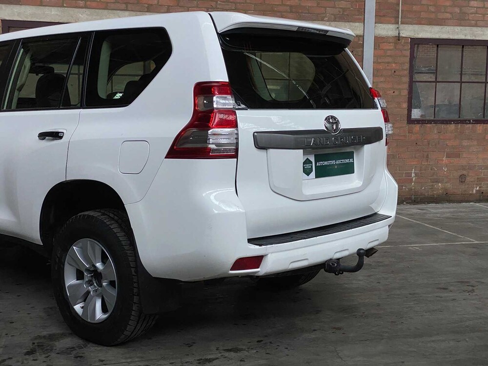 Toyota Land Cruiser 4x4 2.8D 177hp 2016