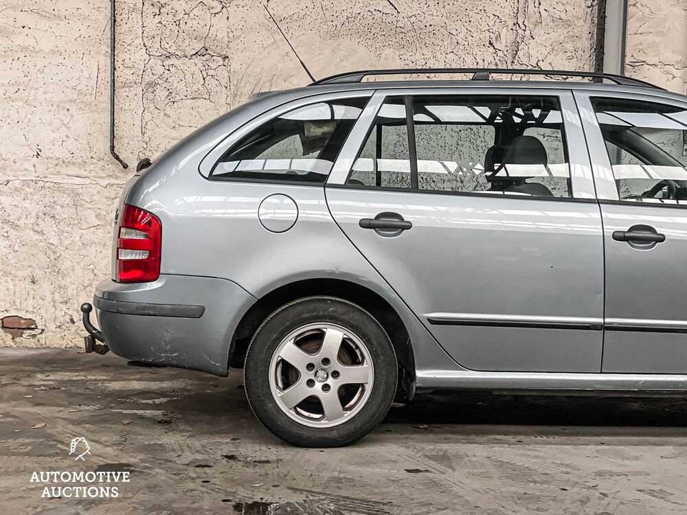 Skoda Fabia Combi 1.4-16V Elegance 75hp -Orig. NL-, 01-LL-PD