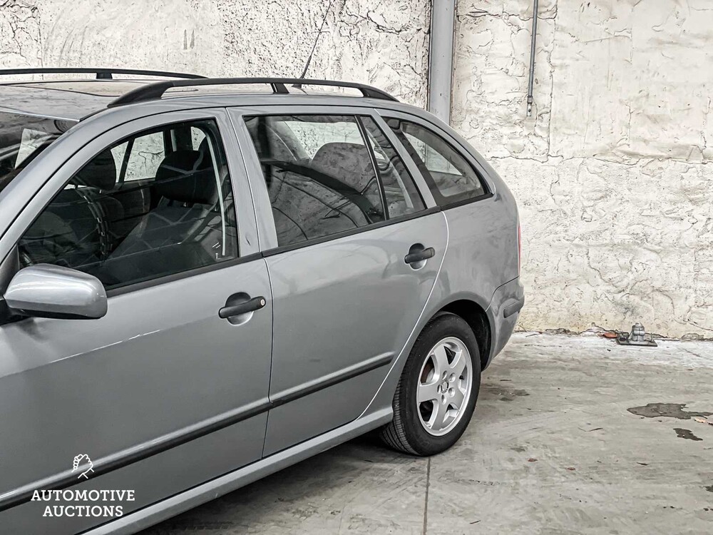 Skoda Fabia Combi 1.4-16V Elegance 75hp -Orig. NL-, 01-LL-PD