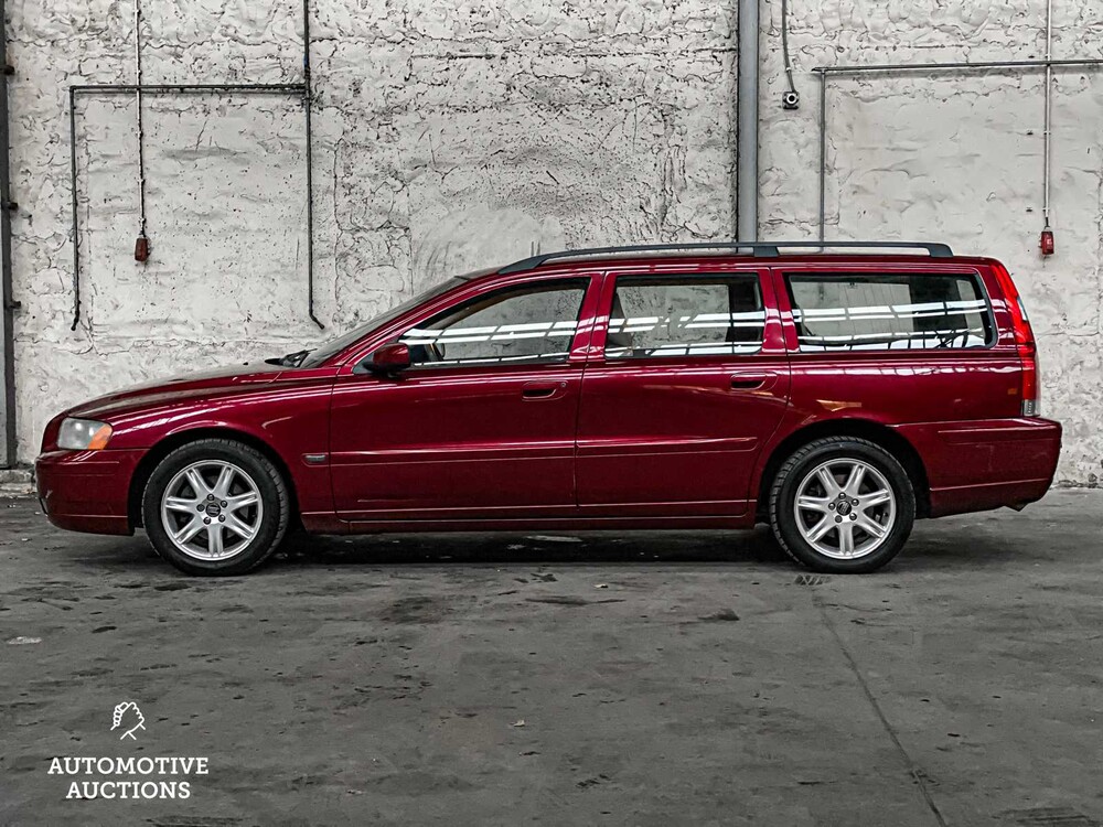 Volvo V70 2.4D 131hp 2004, H-082-NK