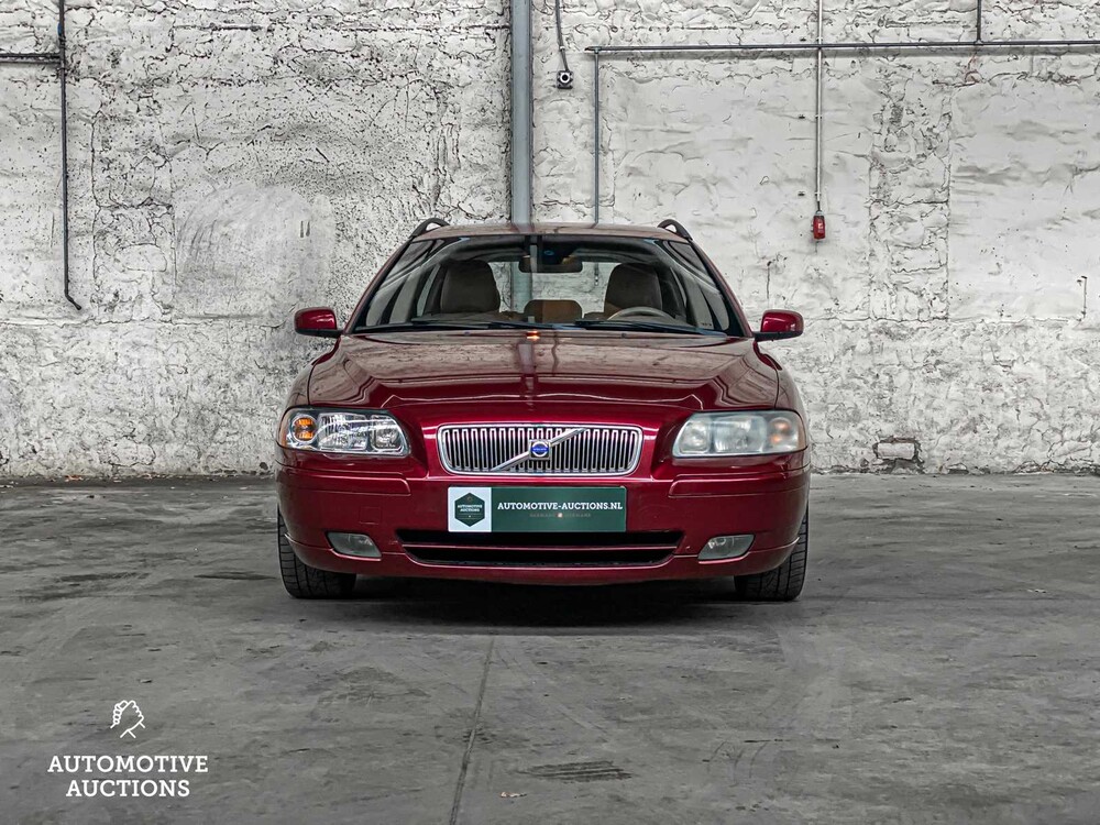 Volvo V70 2.4D 131hp 2004, H-082-NK