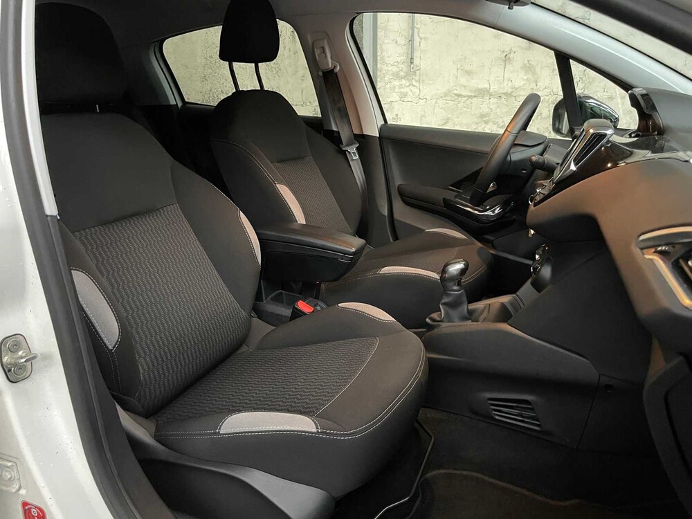 Peugeot 208 1.2 VTi Style 82hp 2014 ORIG-NL, 5-XHL-00