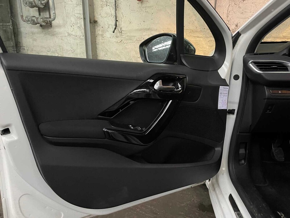 Peugeot 208 1.2 VTi Style 82hp 2014 ORIG-NL, 5-XHL-00