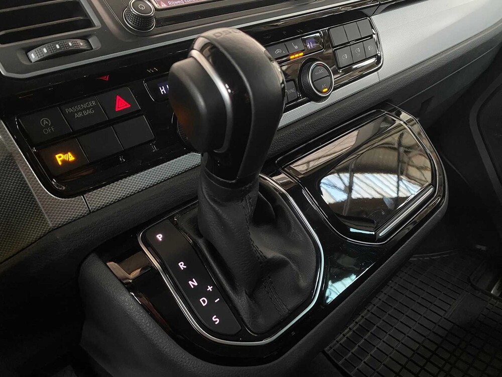 Volkswagen Caravelle Transporter Kombi 2.0 TDI L1H2 Highline 204hp 2018, H-298-LN