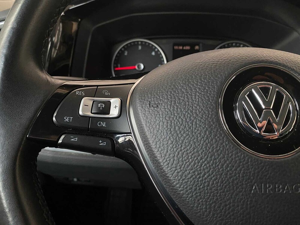 Volkswagen Caravelle Transporter Kombi 2.0 TDI L1H2 Highline 204hp 2018, H-298-LN