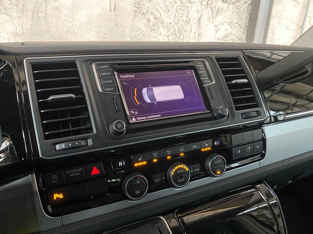 Volkswagen Caravelle Transporter Kombi 2.0 TDI L1H2 Highline 204hp 2018, H-298-LN