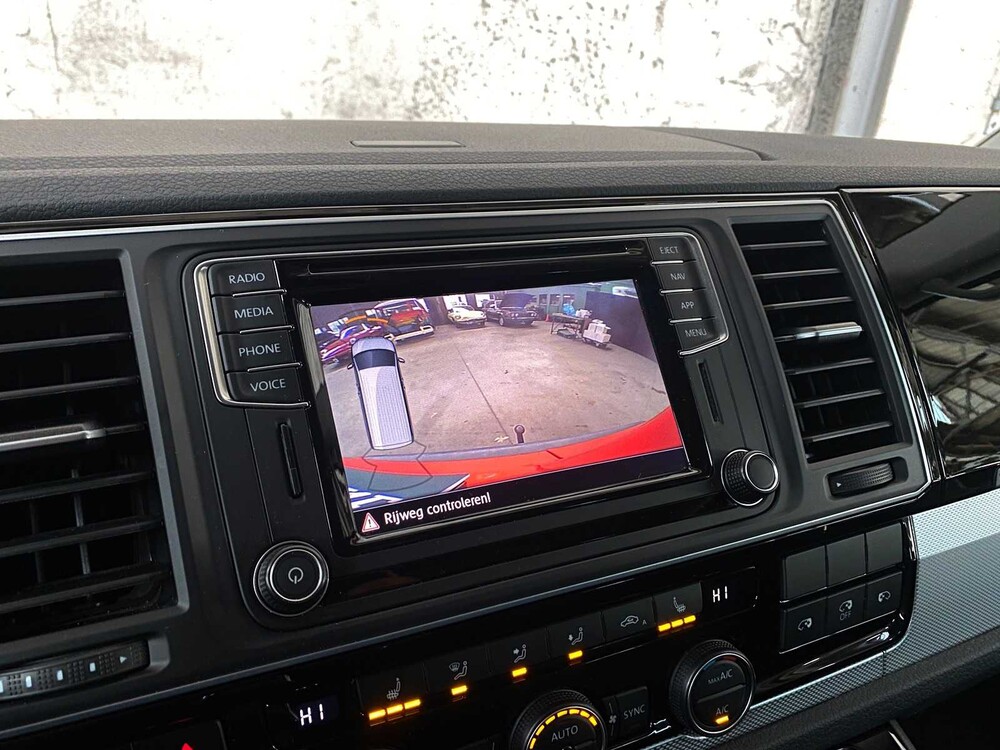 Volkswagen Caravelle Transporter Kombi 2.0 TDI L1H2 Highline 204hp 2018, H-298-LN