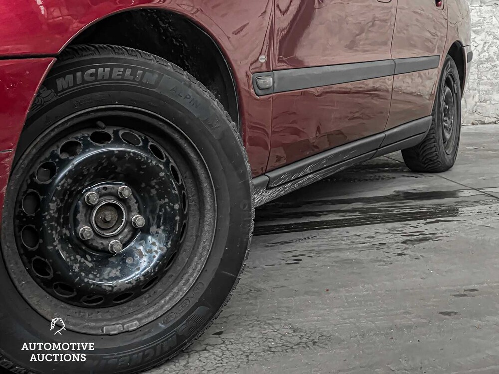 Volvo V70 2.4 Edition II 140hp 2003, 42-ZH-DT