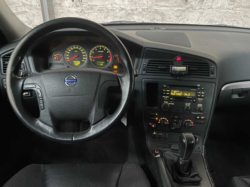 Volvo V70 2.4 Edition II 140hp 2003, 42-ZH-DT