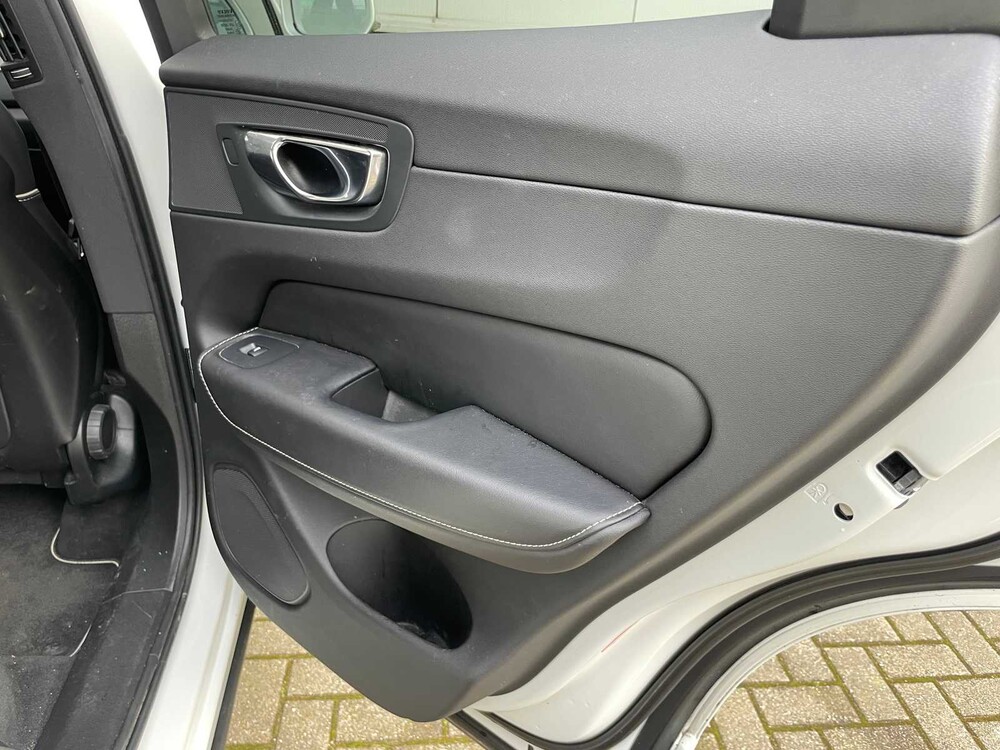 Volvo XC60 R-Design 2.0 D4 190PS 2019 ORIG-NL, XN-859-G