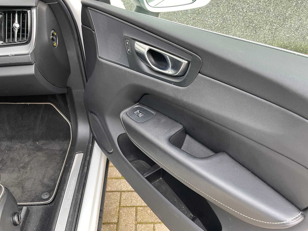 Volvo XC60 R-Design 2.0 D4 190PS 2019 ORIG-NL, XN-859-G