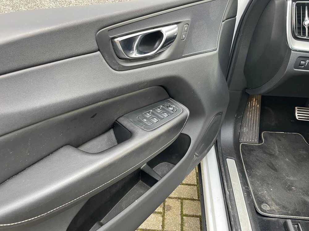 Volvo XC60 R-Design 2.0 D4 190PS 2019 ORIG-NL, XN-859-G