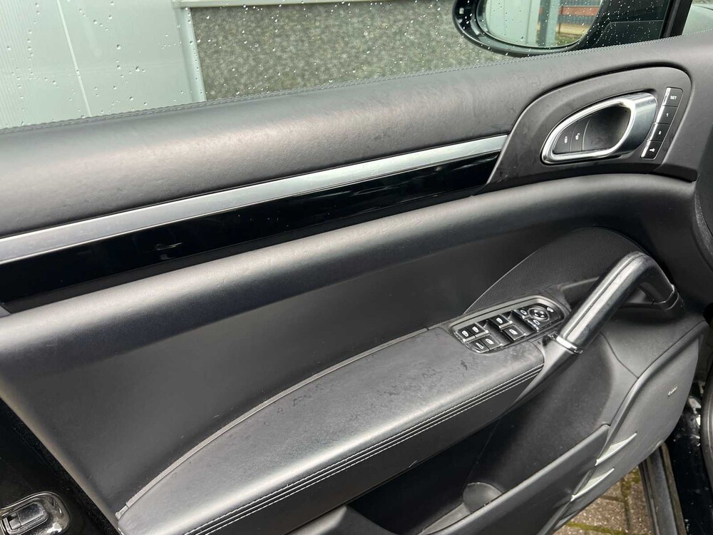 Porsche Cayenne 3.0 D V6 Platinum Edition 262PS 2017 ORIG-NL, NB-960-F