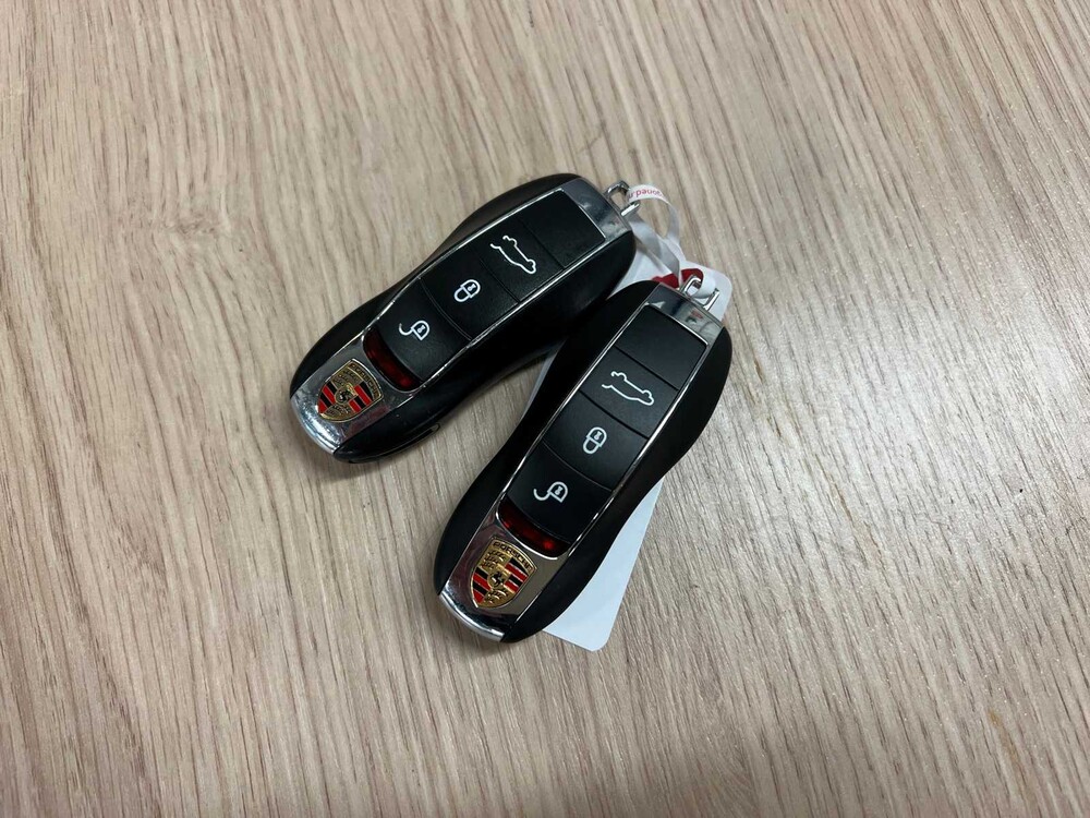 Porsche Cayenne 3.0 D V6 Platinum Edition 262PS 2017 ORIG-NL, NB-960-F