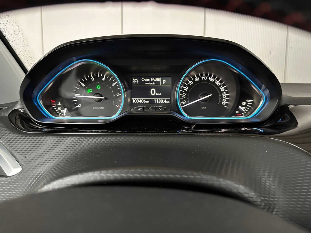 Peugeot 2008 1.2 PureTech Allure 110PS 2017, SZ-144-F