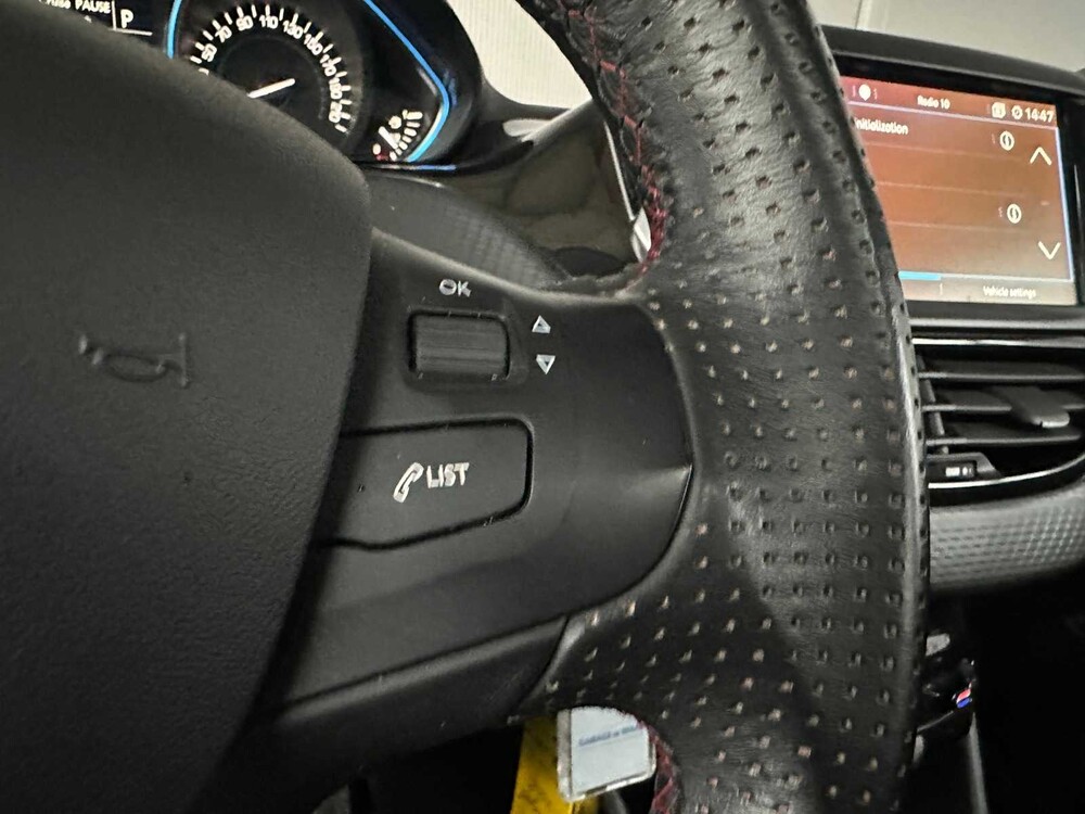 Peugeot 2008 1.2 PureTech Allure 110PS 2017, SZ-144-F