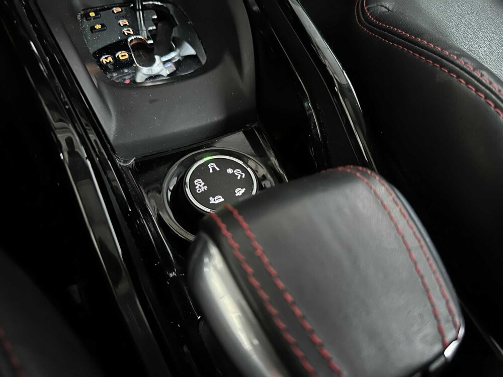 Peugeot 2008 1.2 PureTech Allure 110PS 2017, SZ-144-F