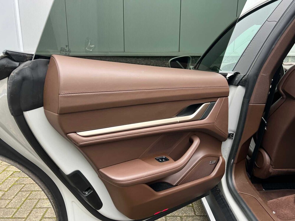 Porsche Taycan Sport Turismo 79 kWh 326PS 2022, P-060-TL