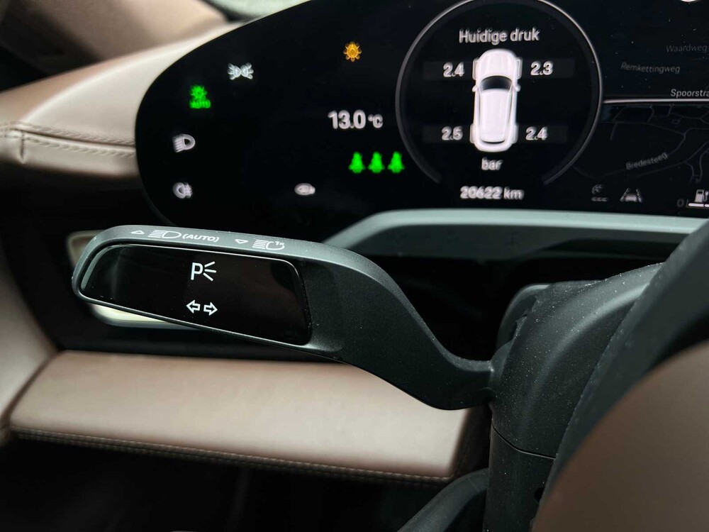 Porsche Taycan Sport Turismo 79 kWh 326PS 2022, P-060-TL