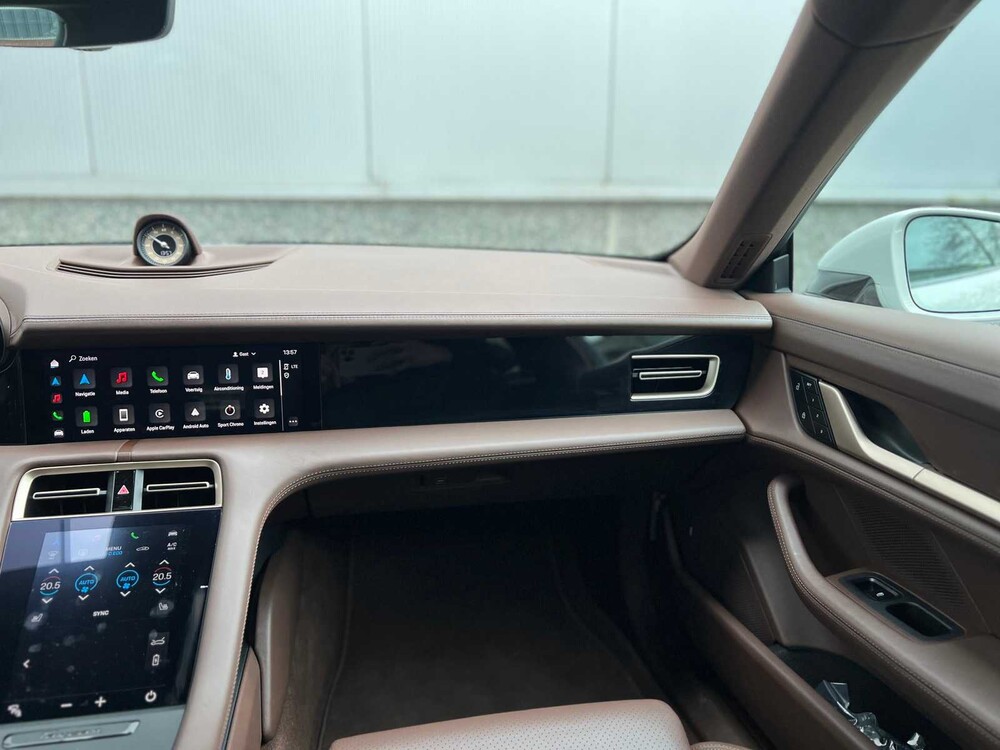 Porsche Taycan Sport Turismo 79 kWh 326PS 2022, P-060-TL