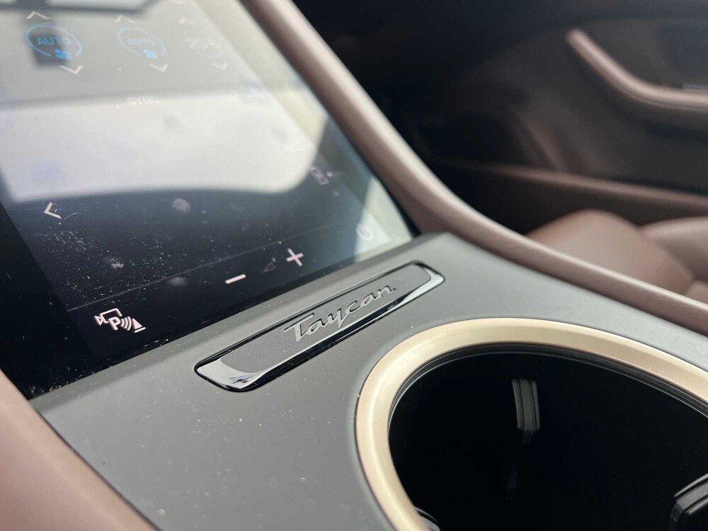 Porsche Taycan Sport Turismo 79 kWh 326PS 2022, P-060-TL