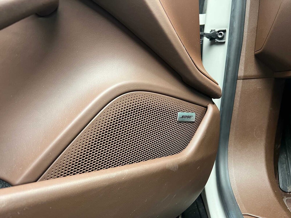 Porsche Taycan Sport Turismo 79 kWh 326PS 2022, P-060-TL