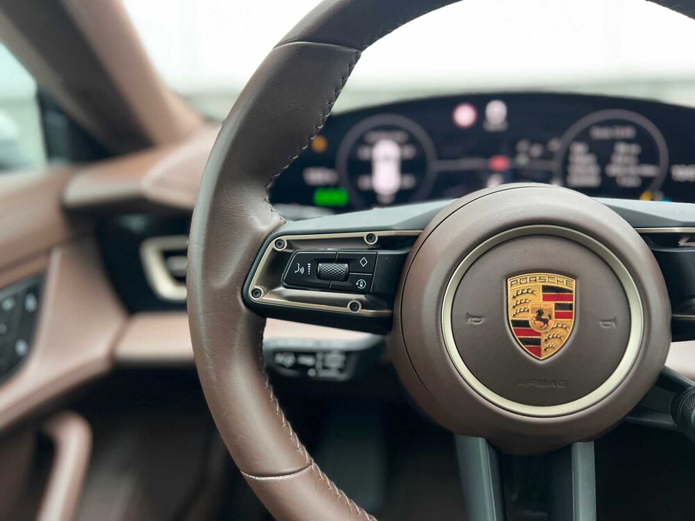 Porsche Taycan Sport Turismo 79 kWh 326PS 2022, P-060-TL