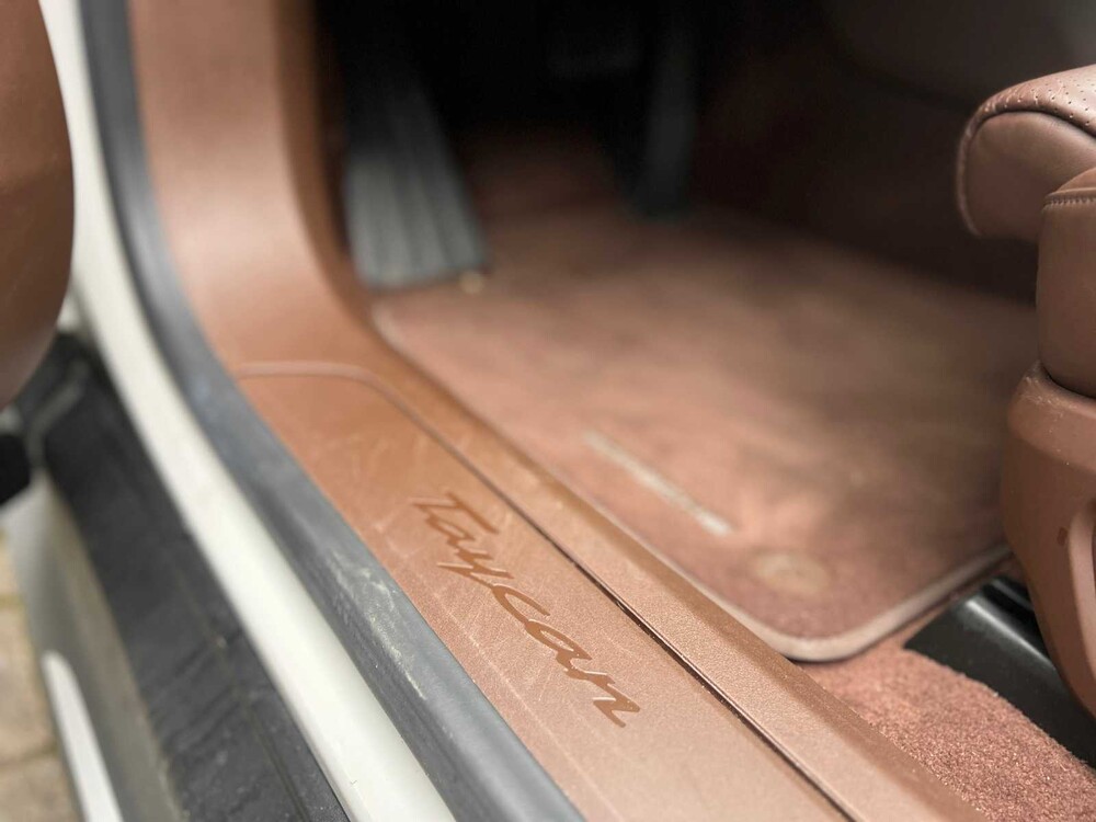 Porsche Taycan Sport Turismo 79 kWh 326PS 2022, P-060-TL