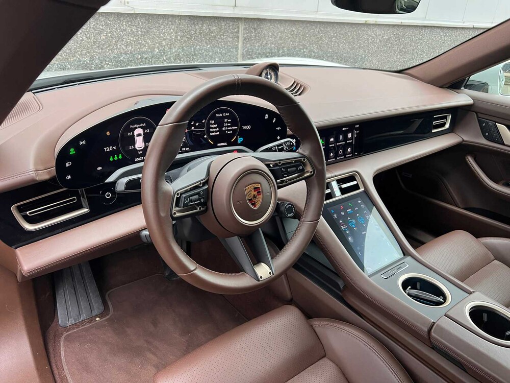 Porsche Taycan Sport Turismo 79 kWh 326PS 2022, P-060-TL