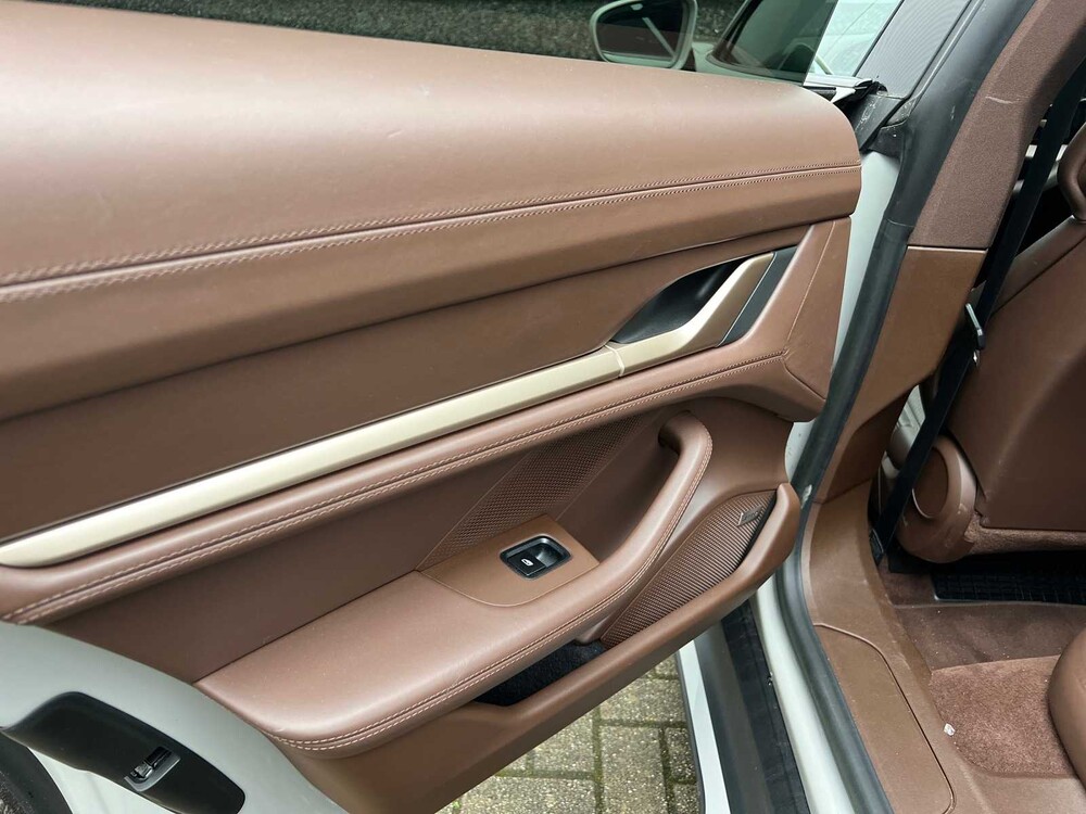 Porsche Taycan Sport Turismo 79 kWh 326PS 2022, P-060-TL