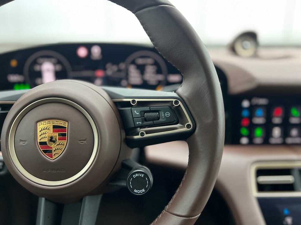 Porsche Taycan Sport Turismo 79 kWh 326PS 2022, P-060-TL