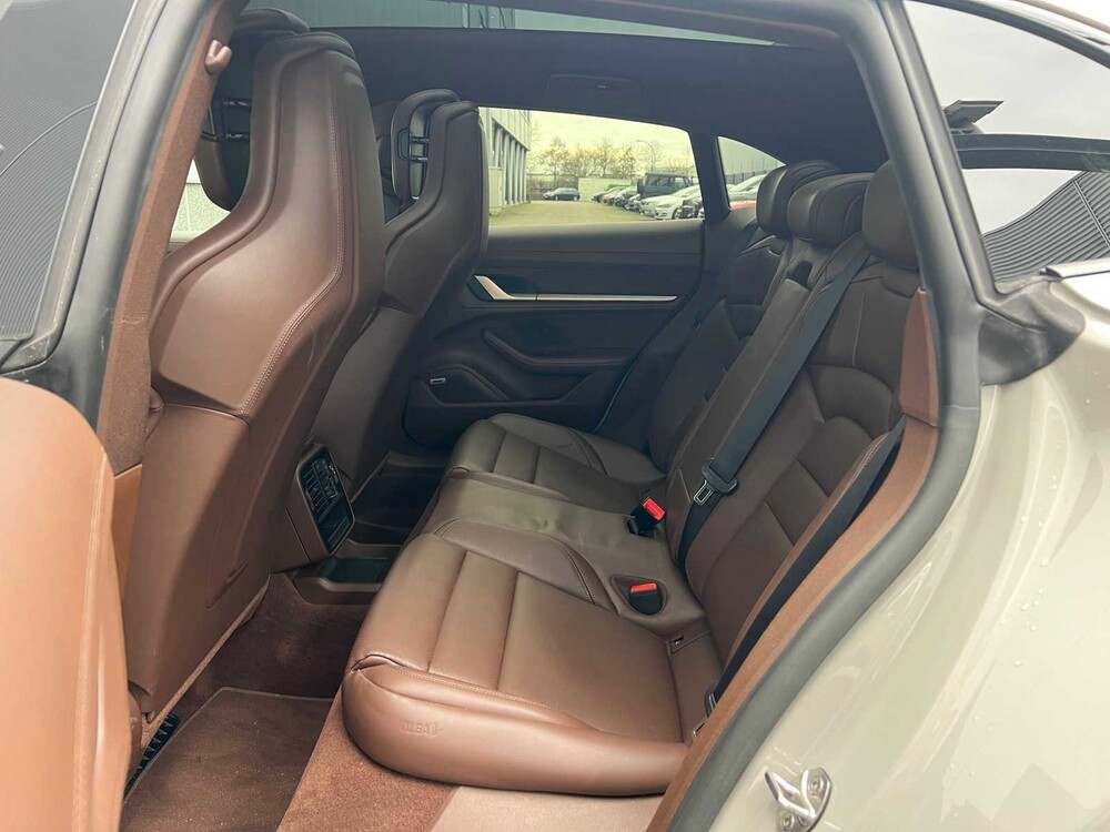 Porsche Taycan Sport Turismo 79 kWh 326PS 2022, P-060-TL