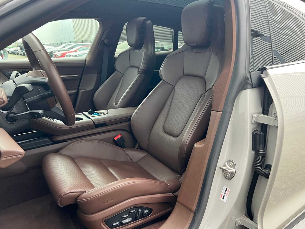 Porsche Taycan Sport Turismo 79 kWh 326PS 2022, P-060-TL