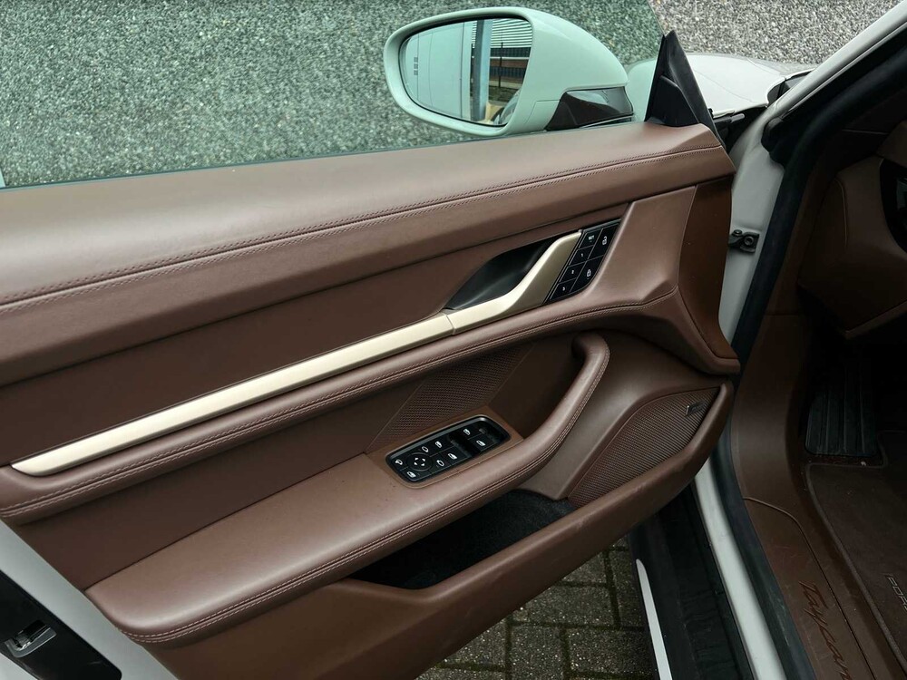 Porsche Taycan Sport Turismo 79 kWh 326PS 2022, P-060-TL