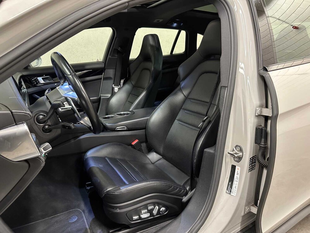 Porsche Panamera Sport Turismo 4 E-Hybrid 2.9 V6 Sport-Chrono 462PS 2018, K-396-ZJ