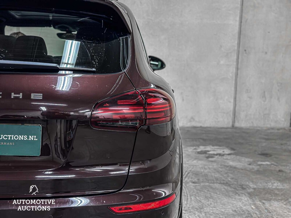 Porsche Cayenne S 4.2 D V8 385PS 2015, niederländische Zulassung