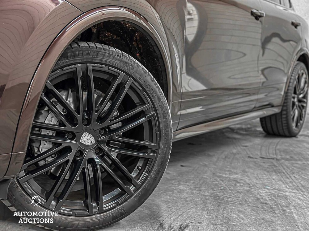 Porsche Cayenne S 4.2 D V8 385PS 2015, niederländische Zulassung