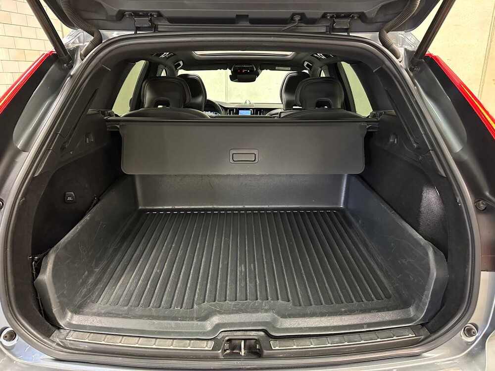 Volvo XC60 2.0 D5 AWD R-Design 235PS 2019 ORIG-NL, XS-033-S