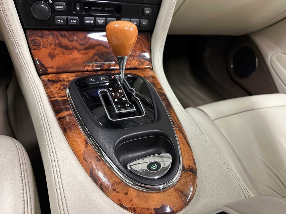 Jaguar XJ 2.7D V6 Sovereign 207PS 2006 ORIG-NL, 95-SJ-SN -Youngtimer-