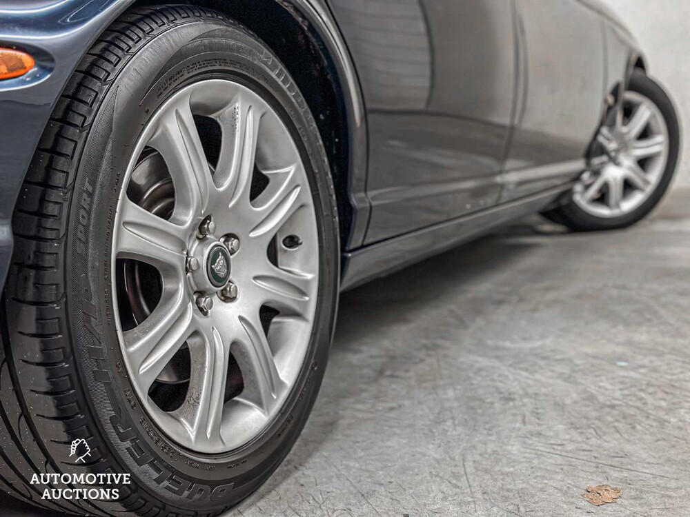 Jaguar XJ 2.7D V6 Sovereign 207PS 2006 ORIG-NL, 95-SJ-SN -Youngtimer-