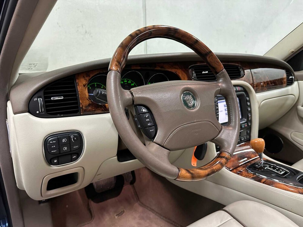 Jaguar XJ 2.7D V6 Sovereign 207PS 2006 ORIG-NL, 95-SJ-SN -Youngtimer-