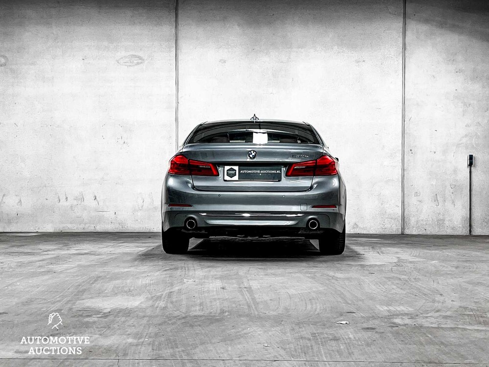BMW 530e iPerformance High Executive G30 293PS 2018 5er -ORIG. NL-, RV-702-V