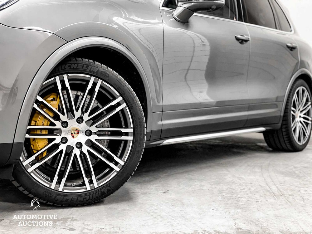 Porsche Cayenne S 4.2 D Sport-Chrono 385PS 2016, RS-055-H