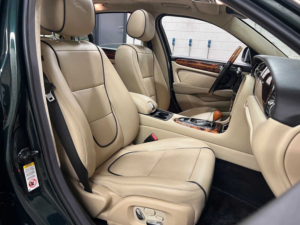 Jaguar XJ8 L 4.2 V8 298PS XJ Executive 2009, T-410-RX