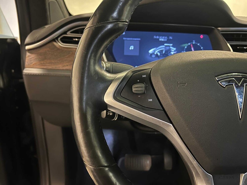 Tesla Model X 75d 6-Sitzer 333PS 2017 -Orig. NL-, PT-595-K