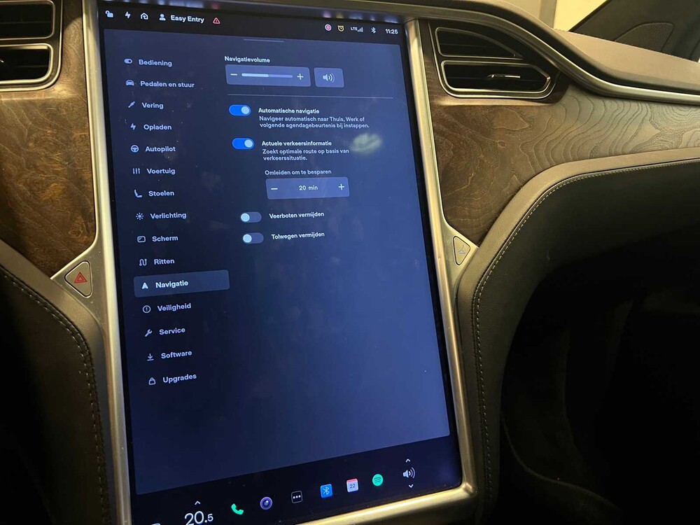 Tesla Model X 75d 6-Sitzer 333PS 2017 -Orig. NL-, PT-595-K