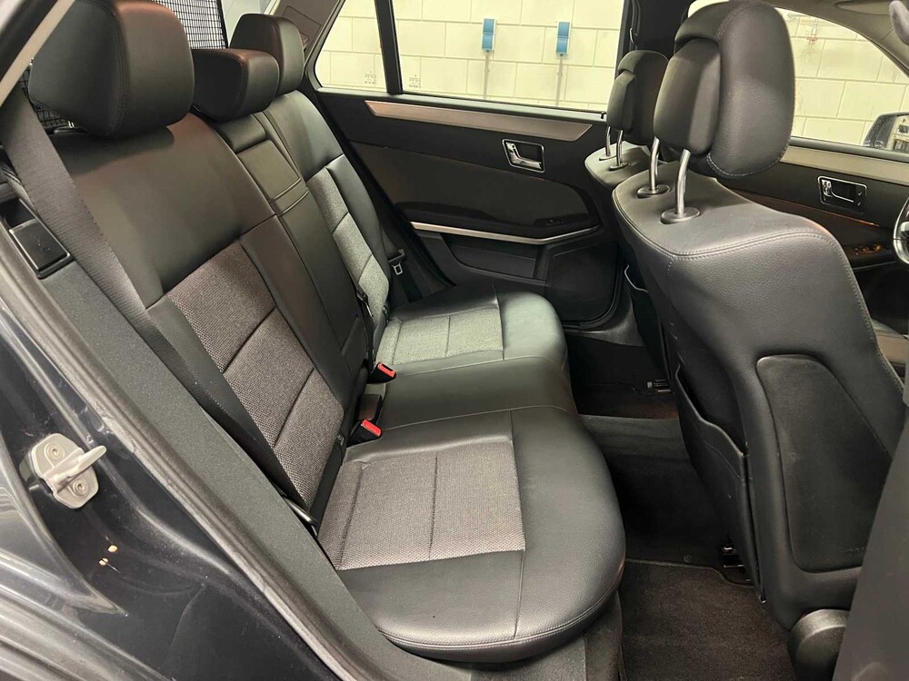 Mercedes-Benz E350 Kombi 3.5 V6 CGI Avantgarde 4Matic 272PS 2010 E-Klasse, K-092-XT