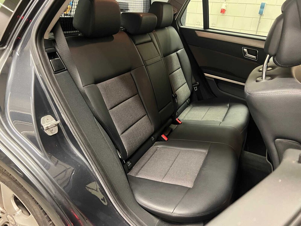 Mercedes-Benz E350 Kombi 3.5 V6 CGI Avantgarde 4Matic 272PS 2010 E-Klasse, K-092-XT