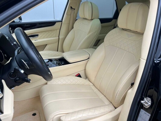 Bentley Bentayga 4.0 V8 549PS 2019, P-417-RR