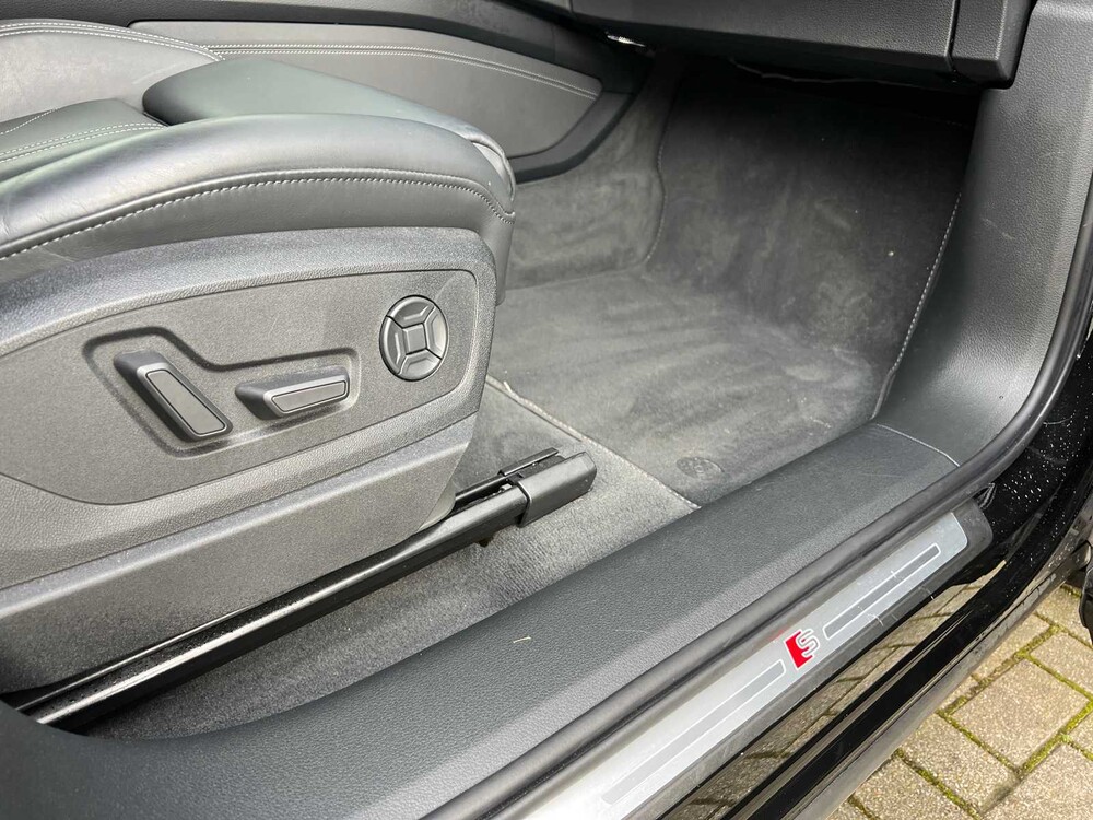 Audi E-Tron 55 Quattro S-Line 95 kWh 360PS 2019, K-549-PH